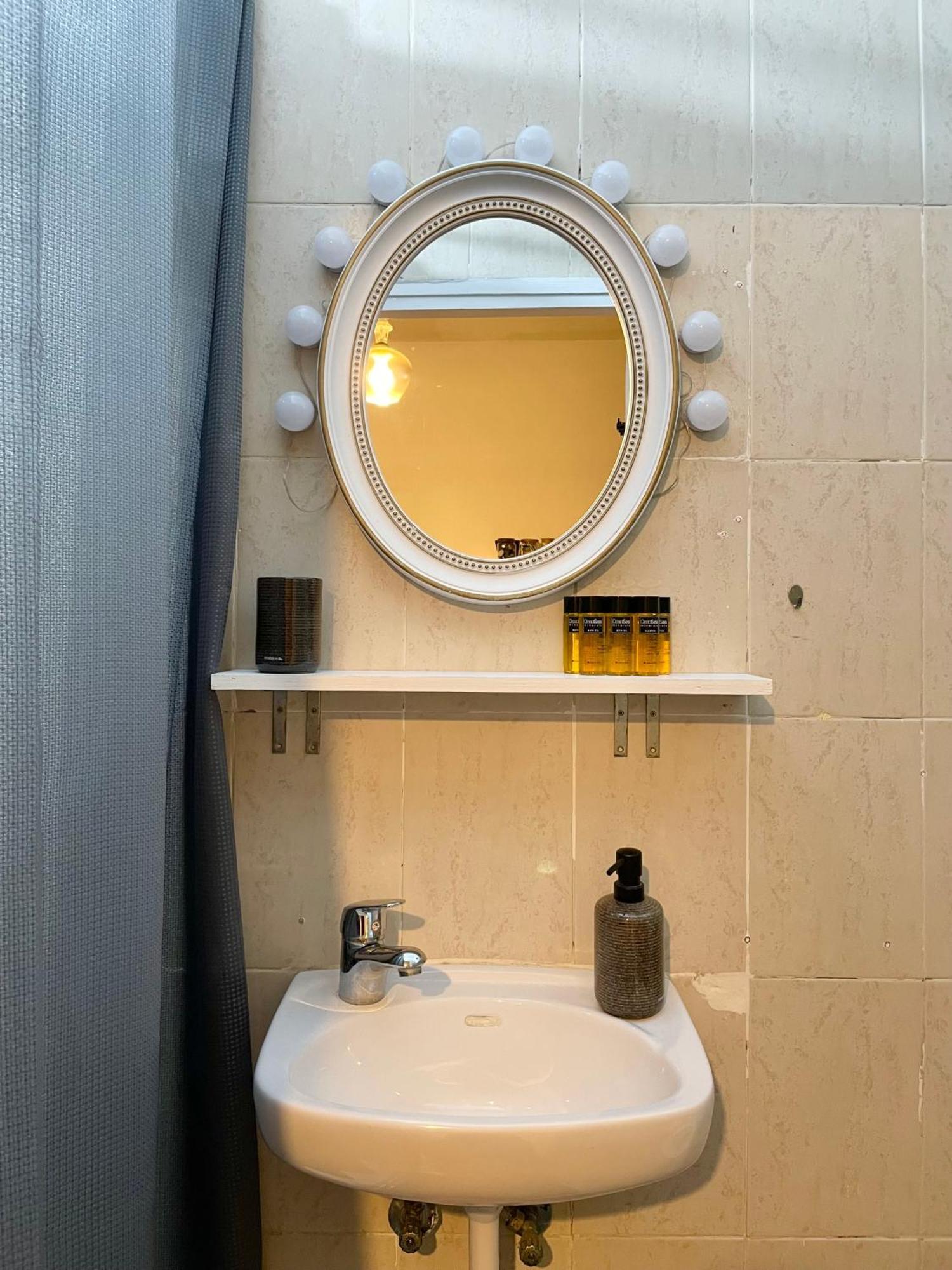 Dotan'S Boutique Apartments - By The Beach! Тель-Авив Экстерьер фото